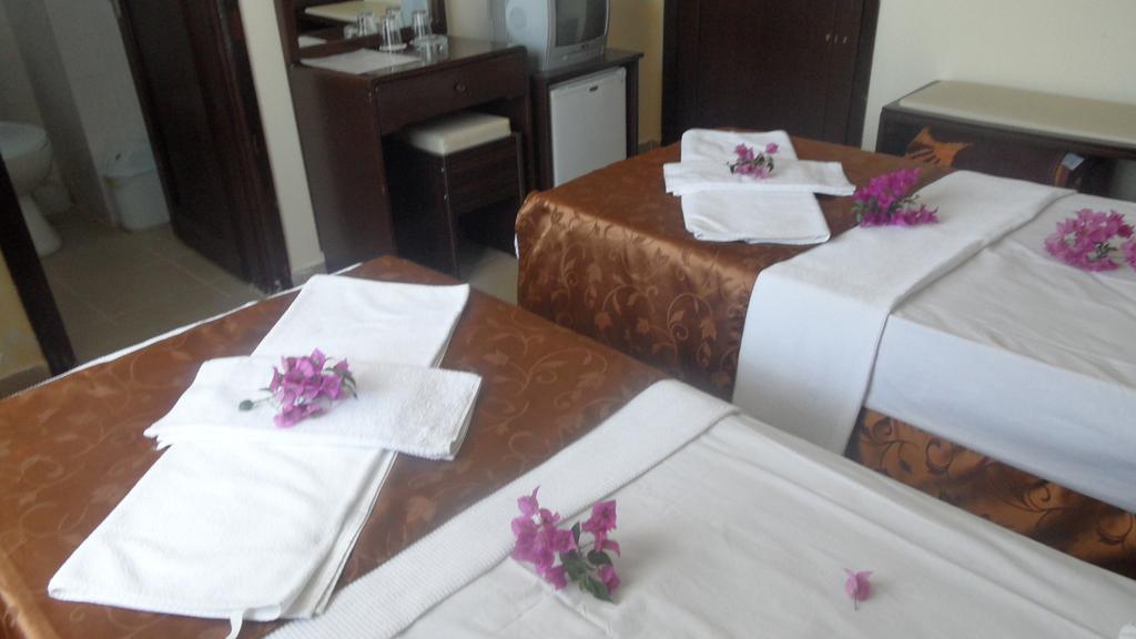 Hotel Green Palm 말마리스 객실 사진